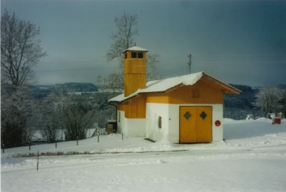 Renoviertes Feuerwehrhaus im Jahre 1998
